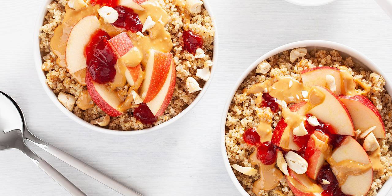 Overnight Apple Pie Quinoa Oats