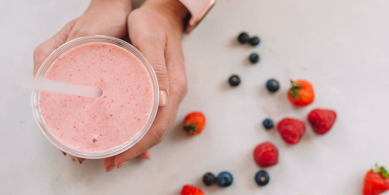 Creamy Raspberry Avocado Smoothie