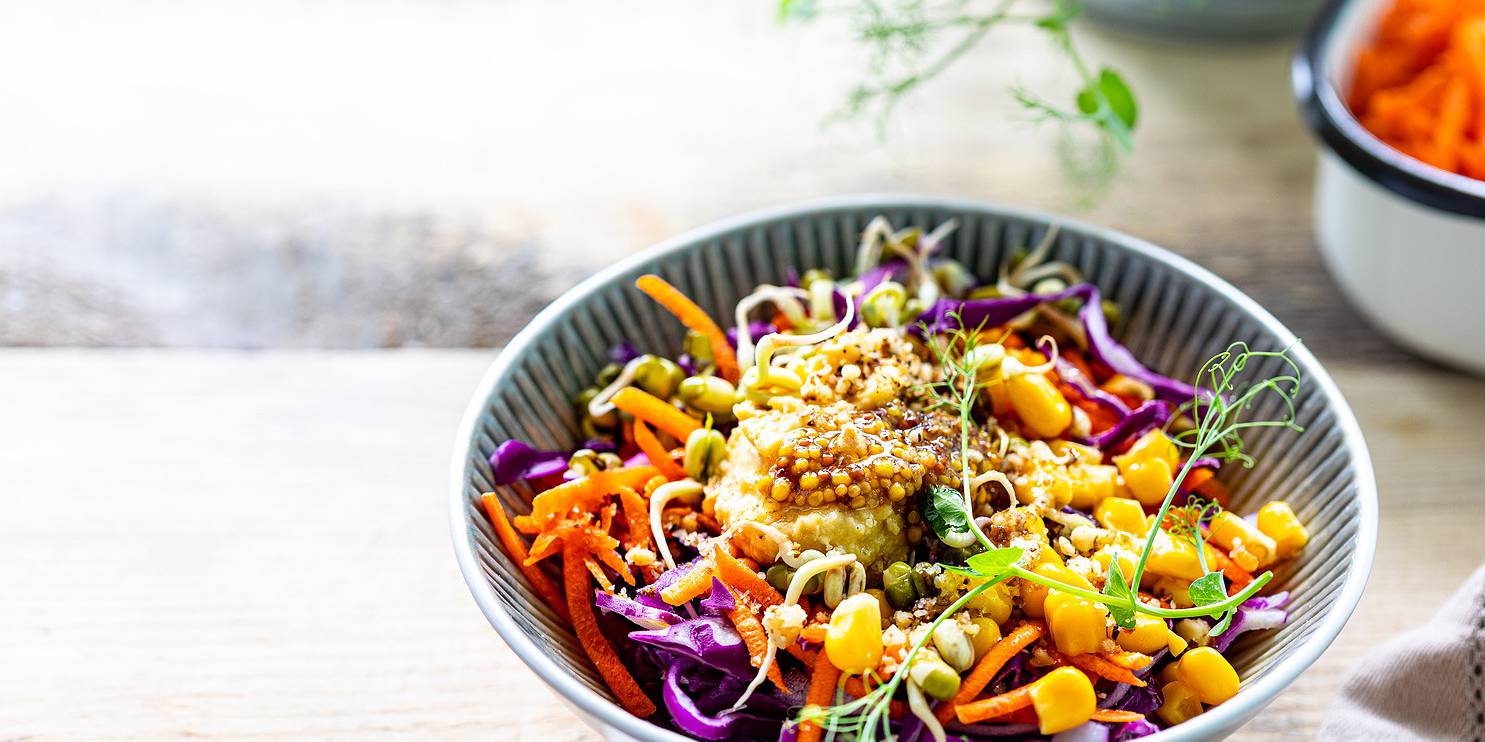 Raw Spicy Zoodle Bowl