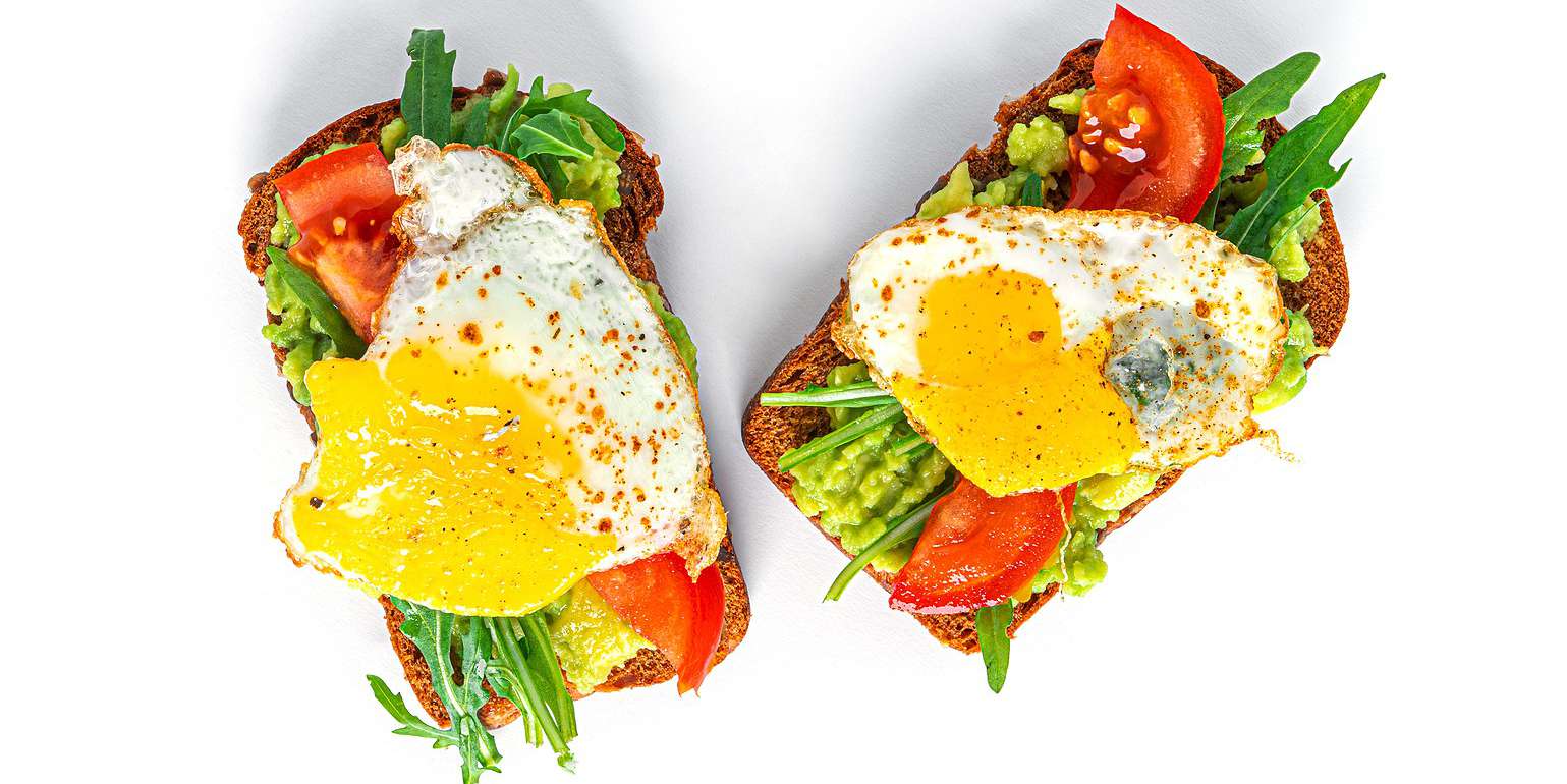 Avocado Toast with Eggs, Spinach and Tomatoes