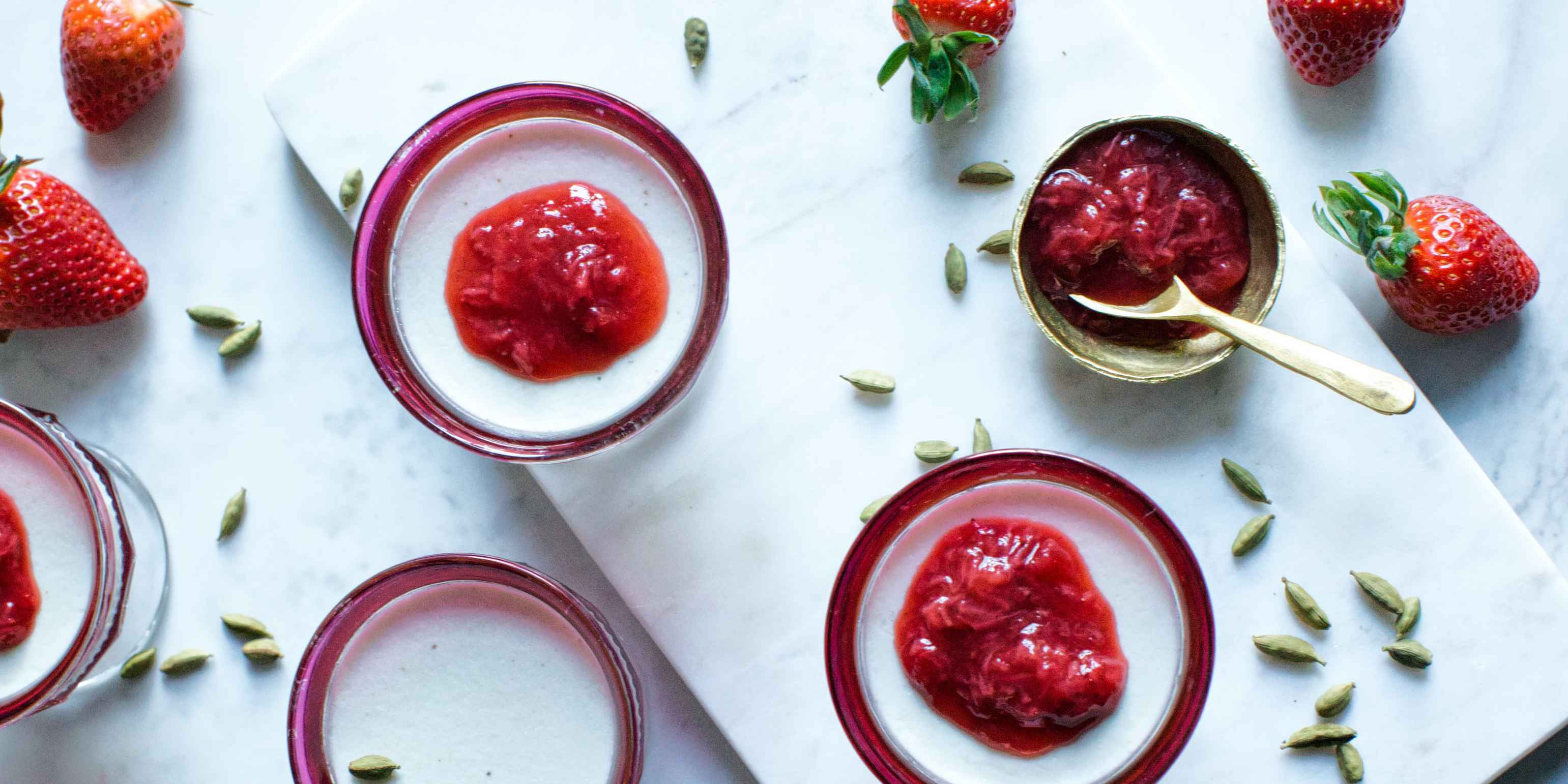 Főzés nélküli eper jam útifűmaghéjjal