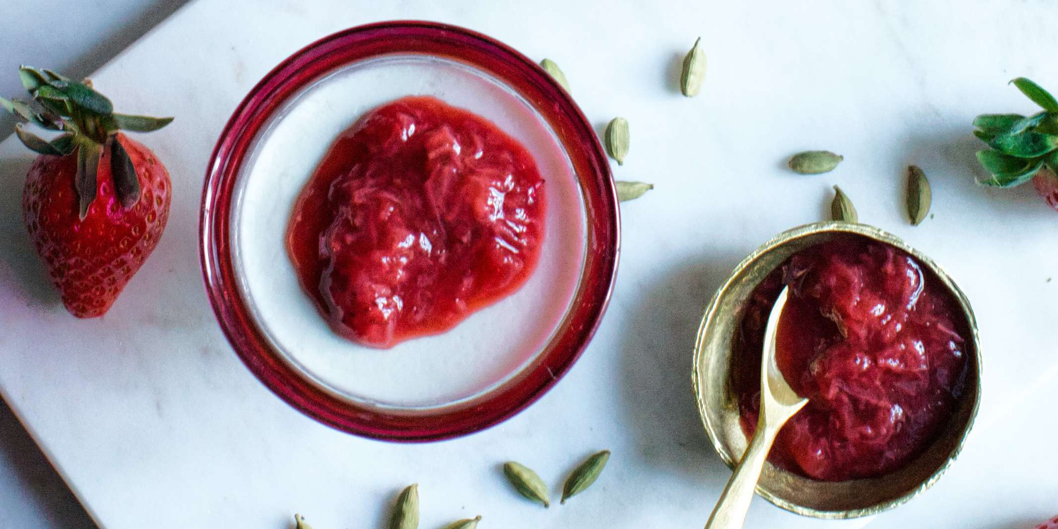 Tápióka puding eperrel, mogyoróvajjal