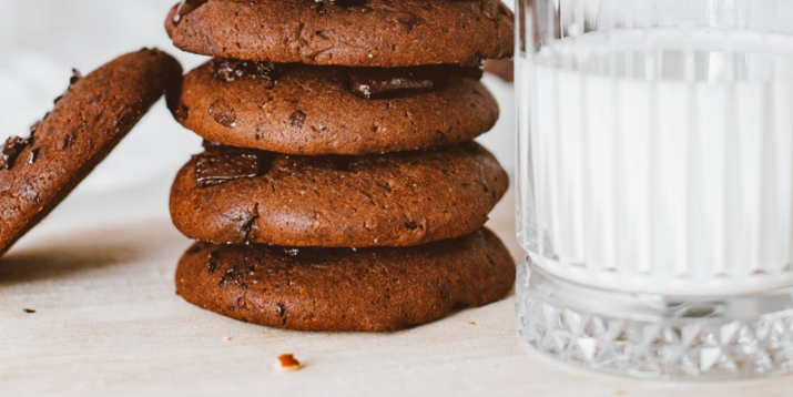Peanut Butter Chocolate Chip Yogurt Cookies
