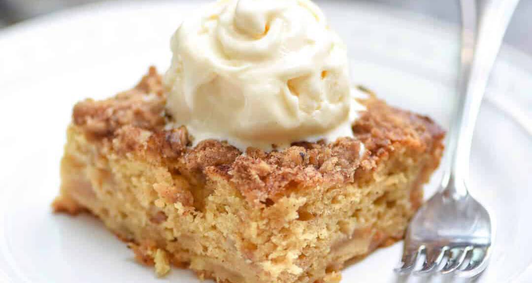 Healthy Breakfast Oatmeal Apple Cake
