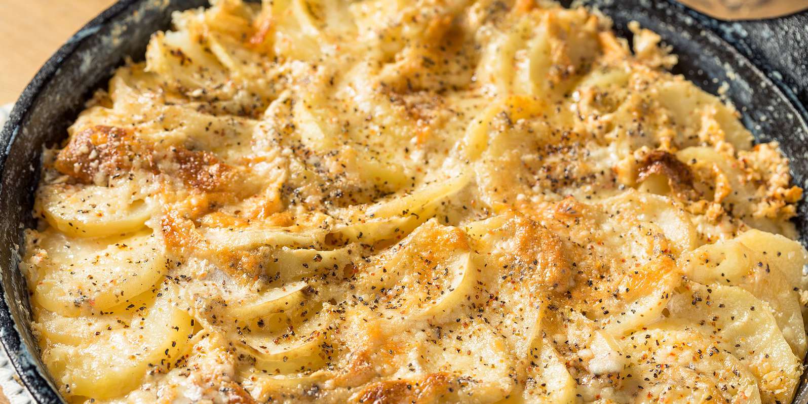 Slow Cooker Scalloped Potatoes