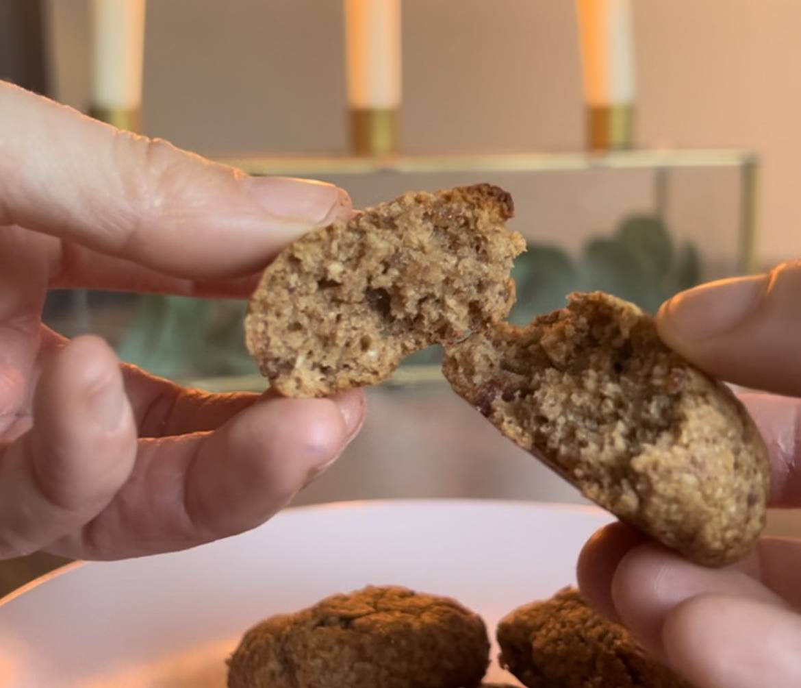 Almond-Apricot Cookies - 5 ingredients