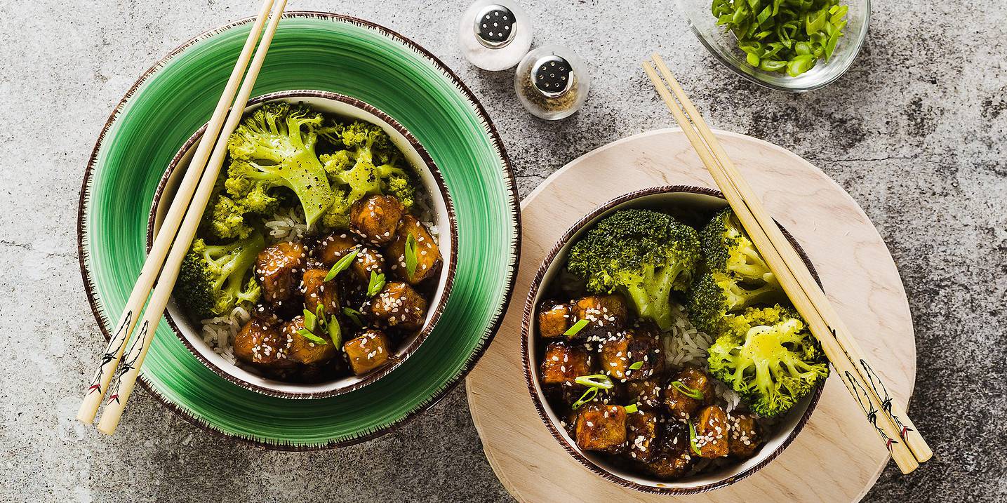 Tofu With No-Cook Peanut Sauce and Broccoli