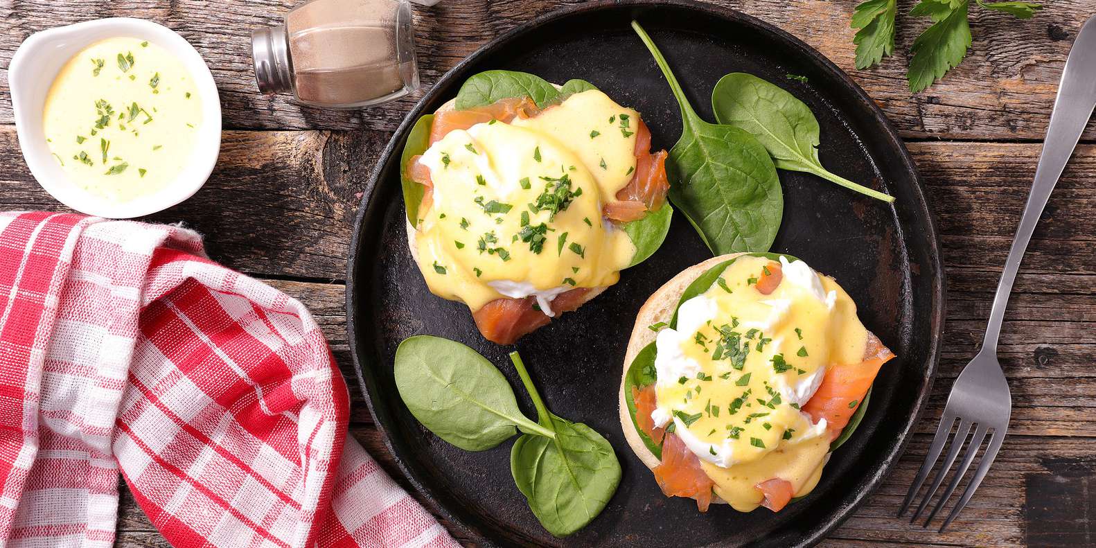 Smoked Salmon Eggs Benedict with Creamy Dill Sauce
