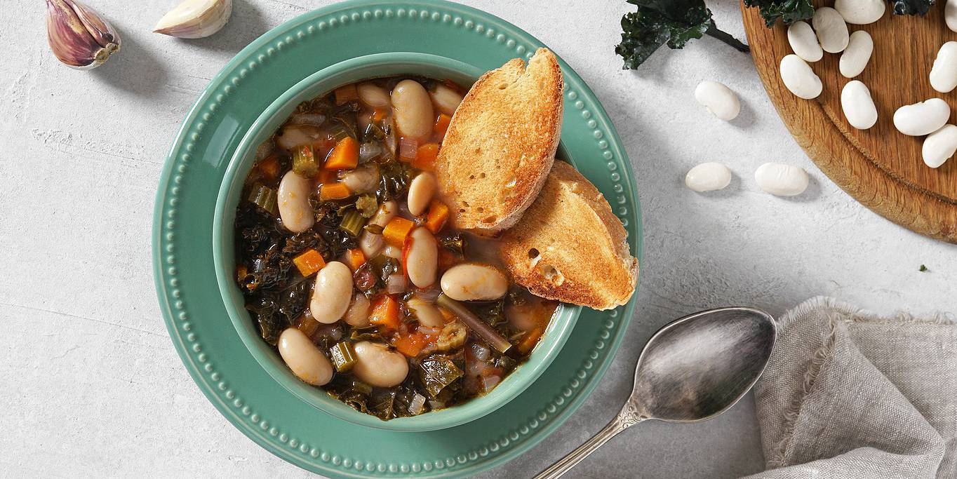 Hearty White Bean and Vegetable Soup