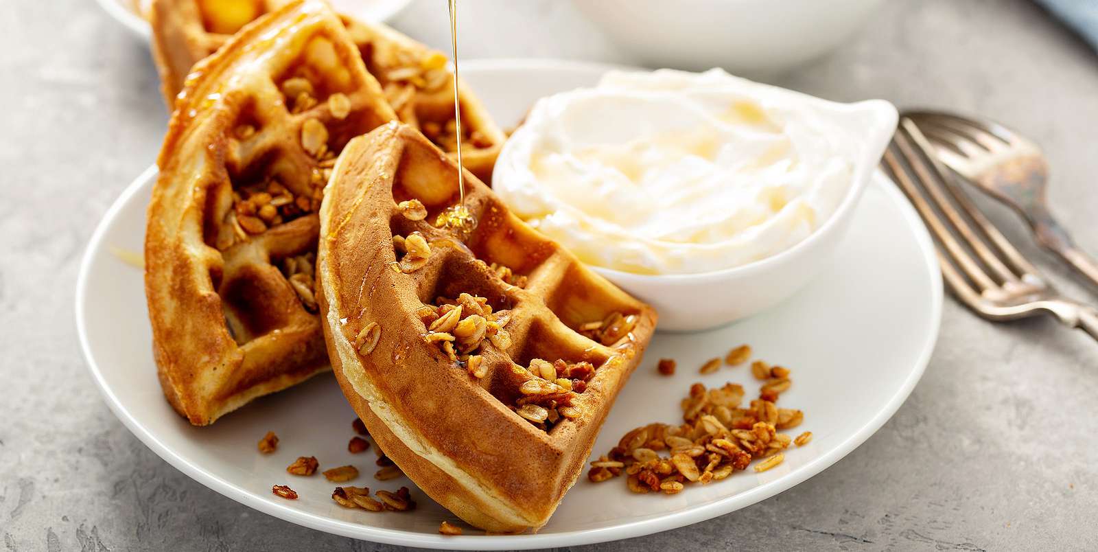 Simple Oat Waffles