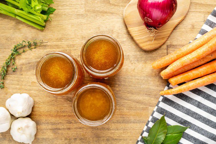 SLOW COOKER BEEF BONE BROTH