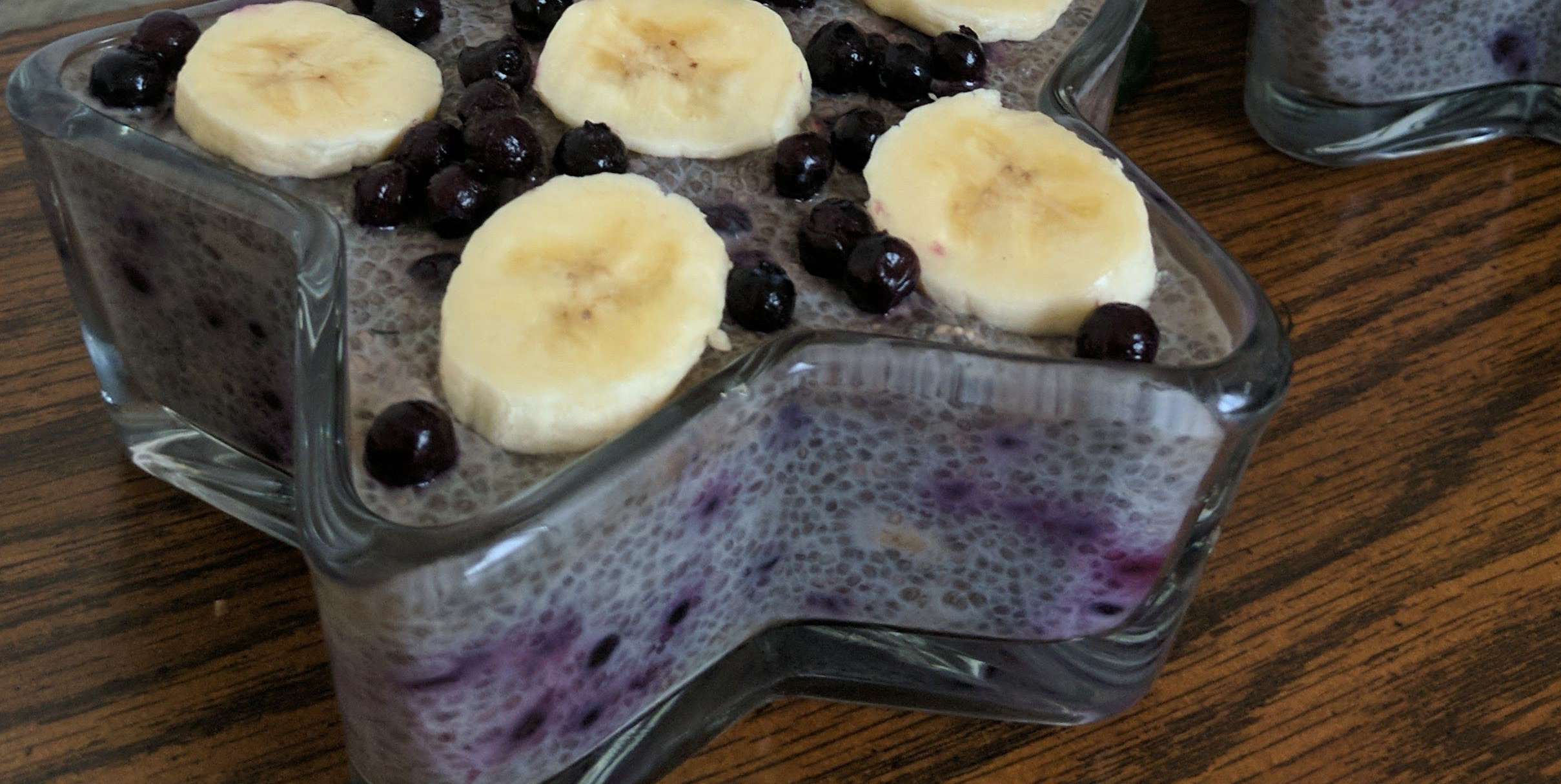 BLUEBERRY BANANA CHIA PUDDING