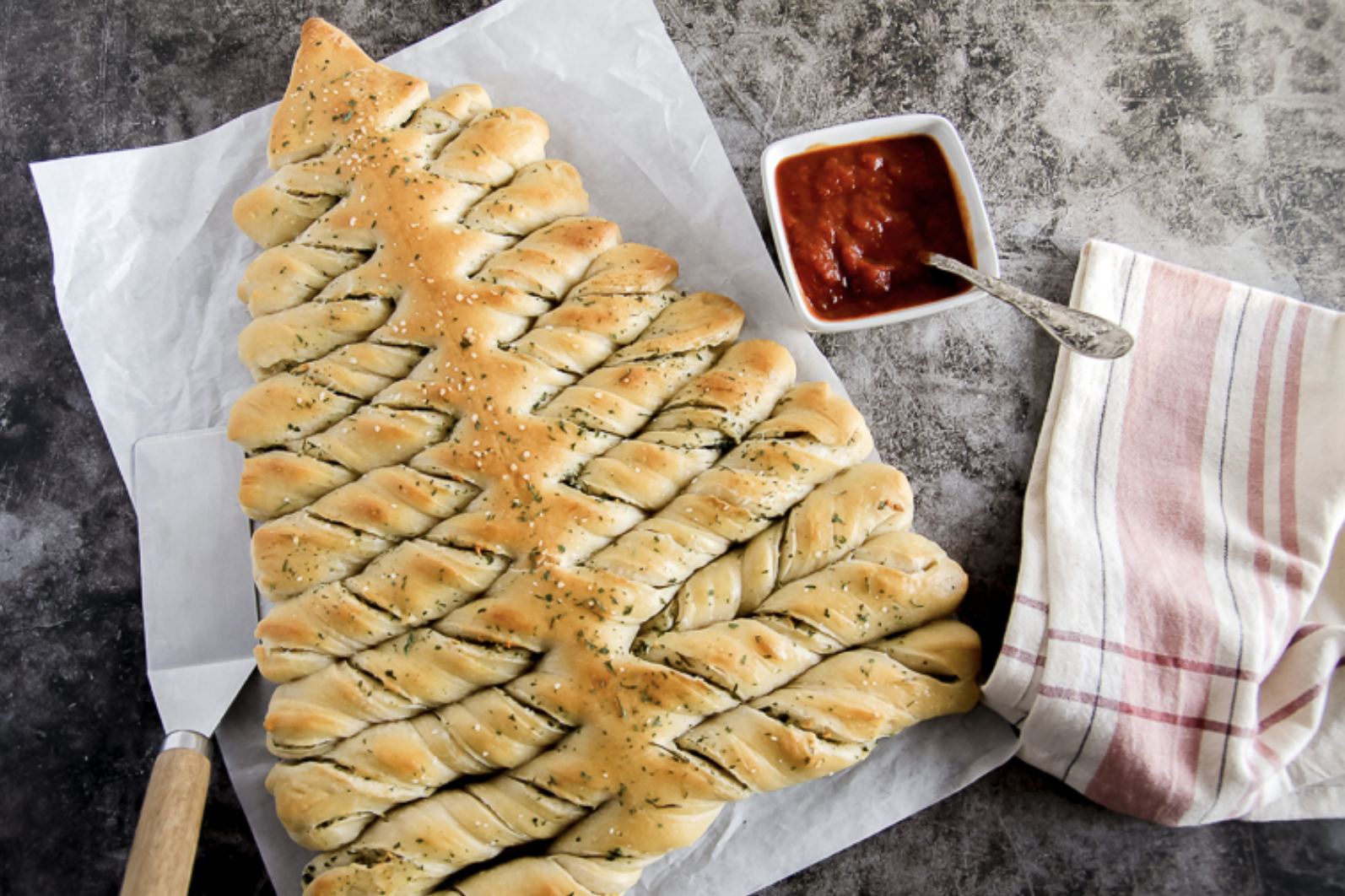 Spinach Puff Pastry Christmas Tree Appetizer