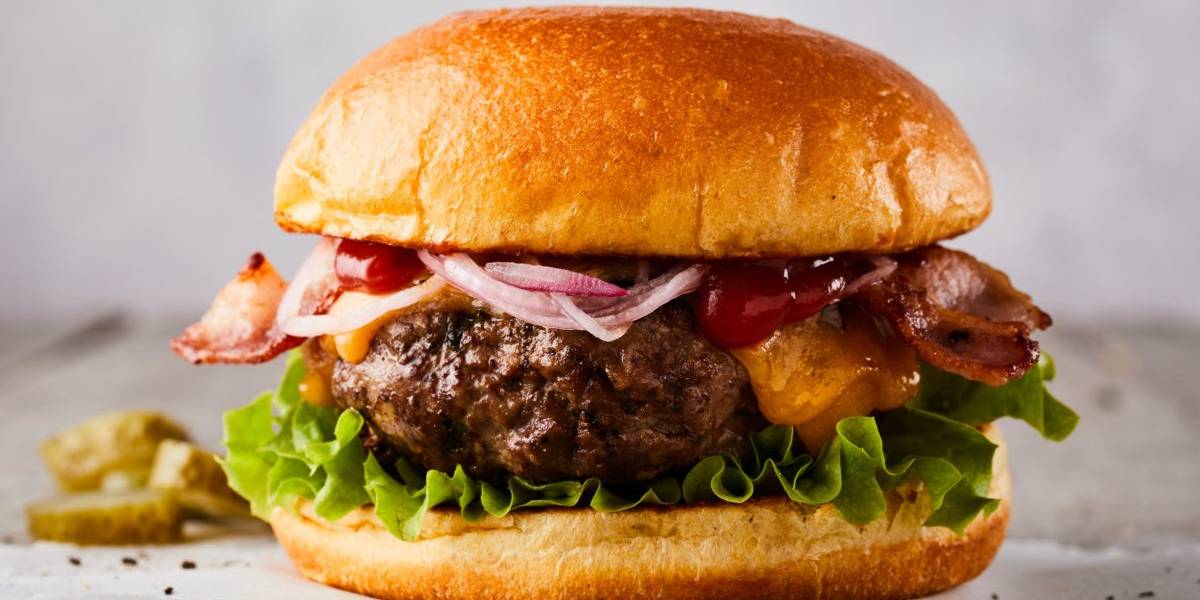 Homemade Burger with Veggie Fries